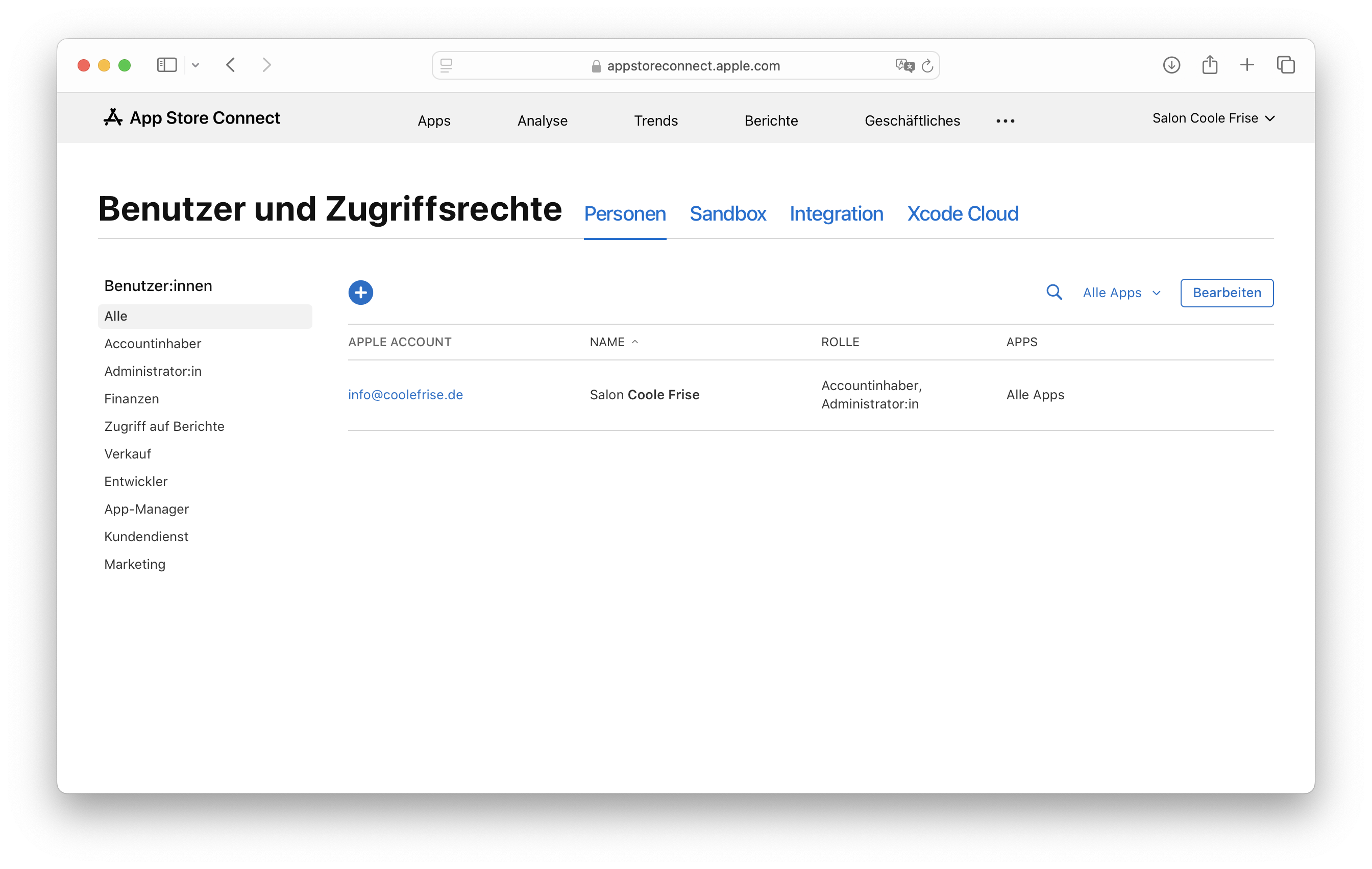 Bildschirmfoto nach der Anmeldung im Apple Developer Account. Ein Pfeil zeigt auf die Schaltfläche 'App Store Connect » Benutzer und Zugriffsrechte'